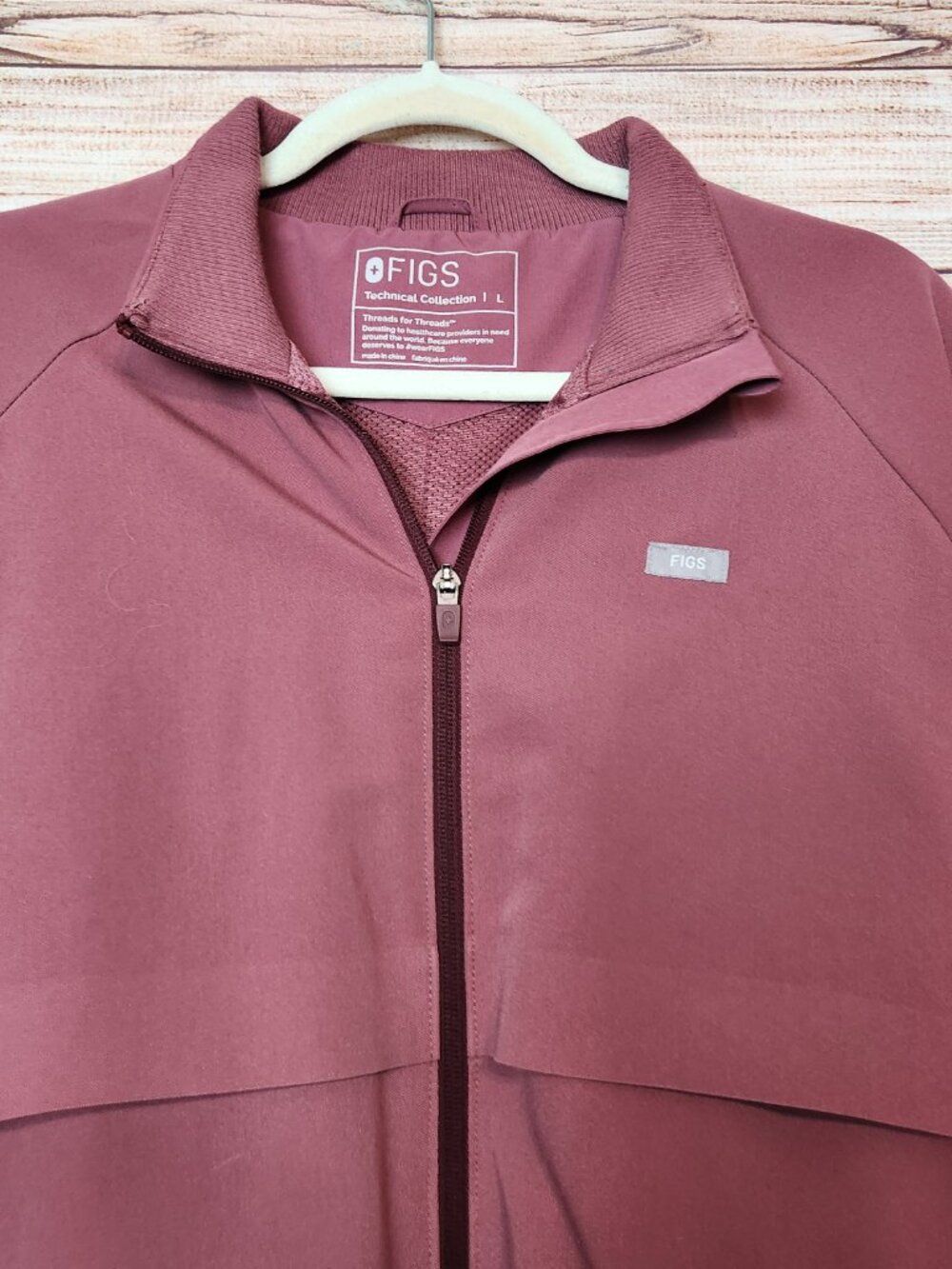FIGS Women’s Purple Sydney Performance Scrub Jacket Size L Technical Collection - Picture 2 of 16